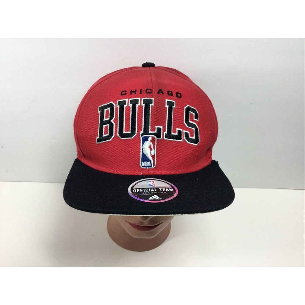 Vintage Adidas Chicago Bulls NBA Hat Logo Red Black Snapback Cap